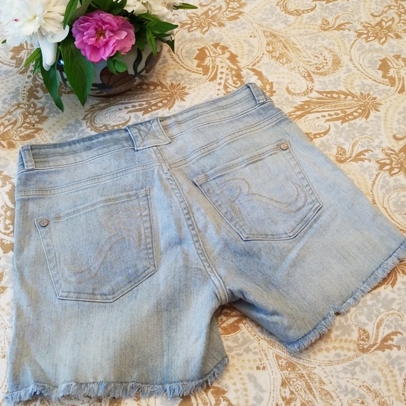 Rock Republic raw edge shorts - Picture 6 of 8